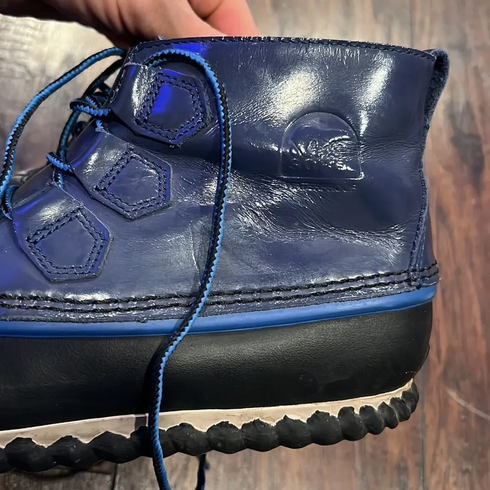 Sorel Out n About rain boot nocturnal blue sz 10.5 in GUC